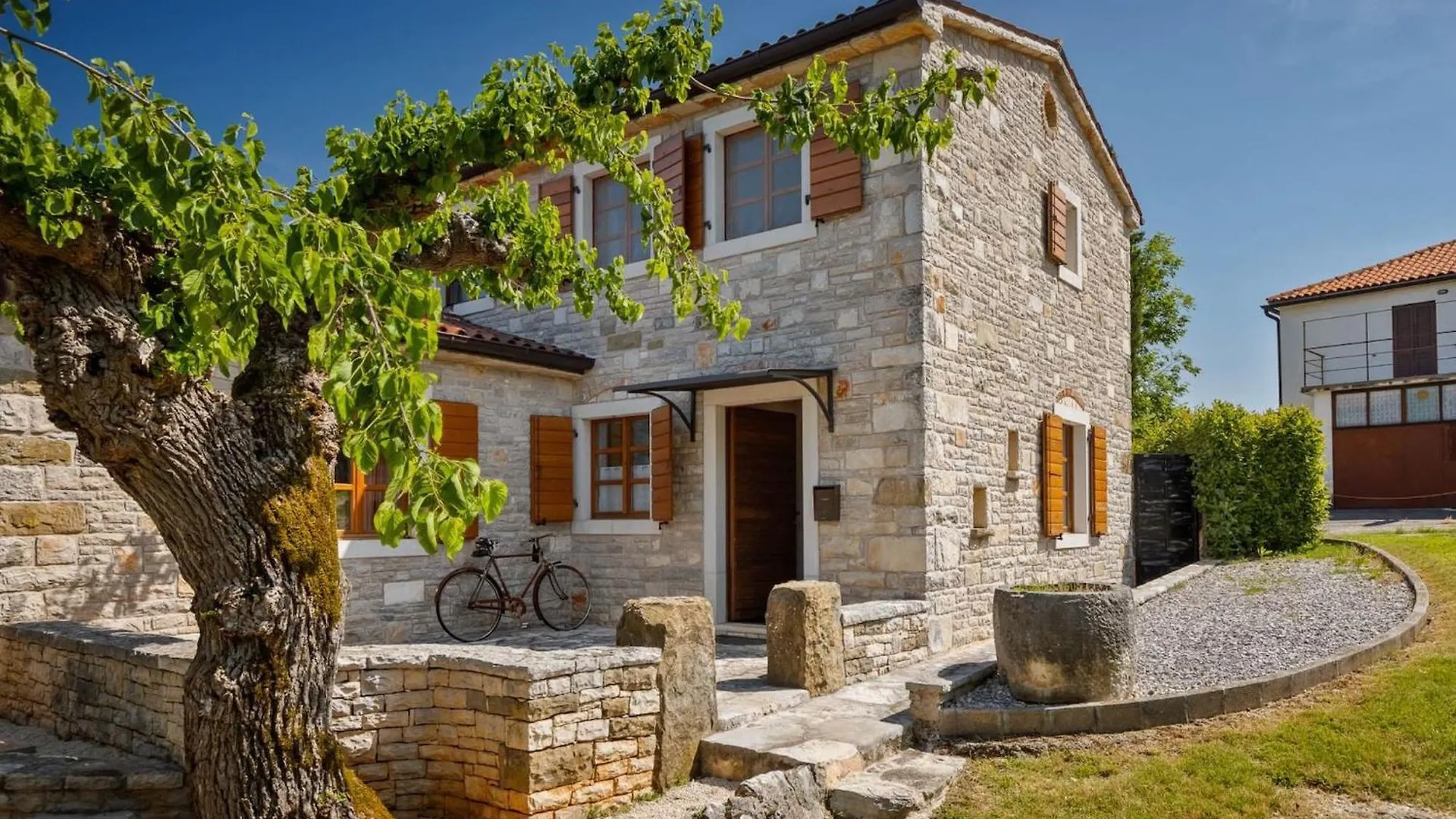 Rustic Villa Nonna Lucia With Pool In Groznjan Boskari Croatie