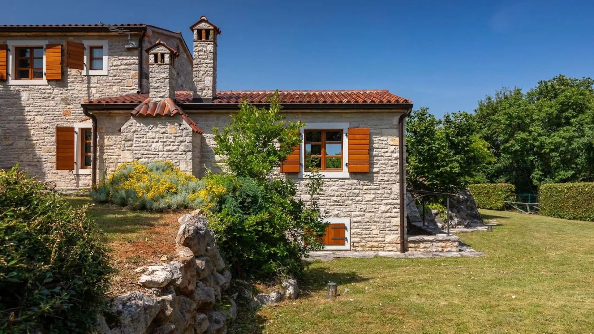 Rustic Villa Nonna Lucia With Pool In Groznjan Boskari