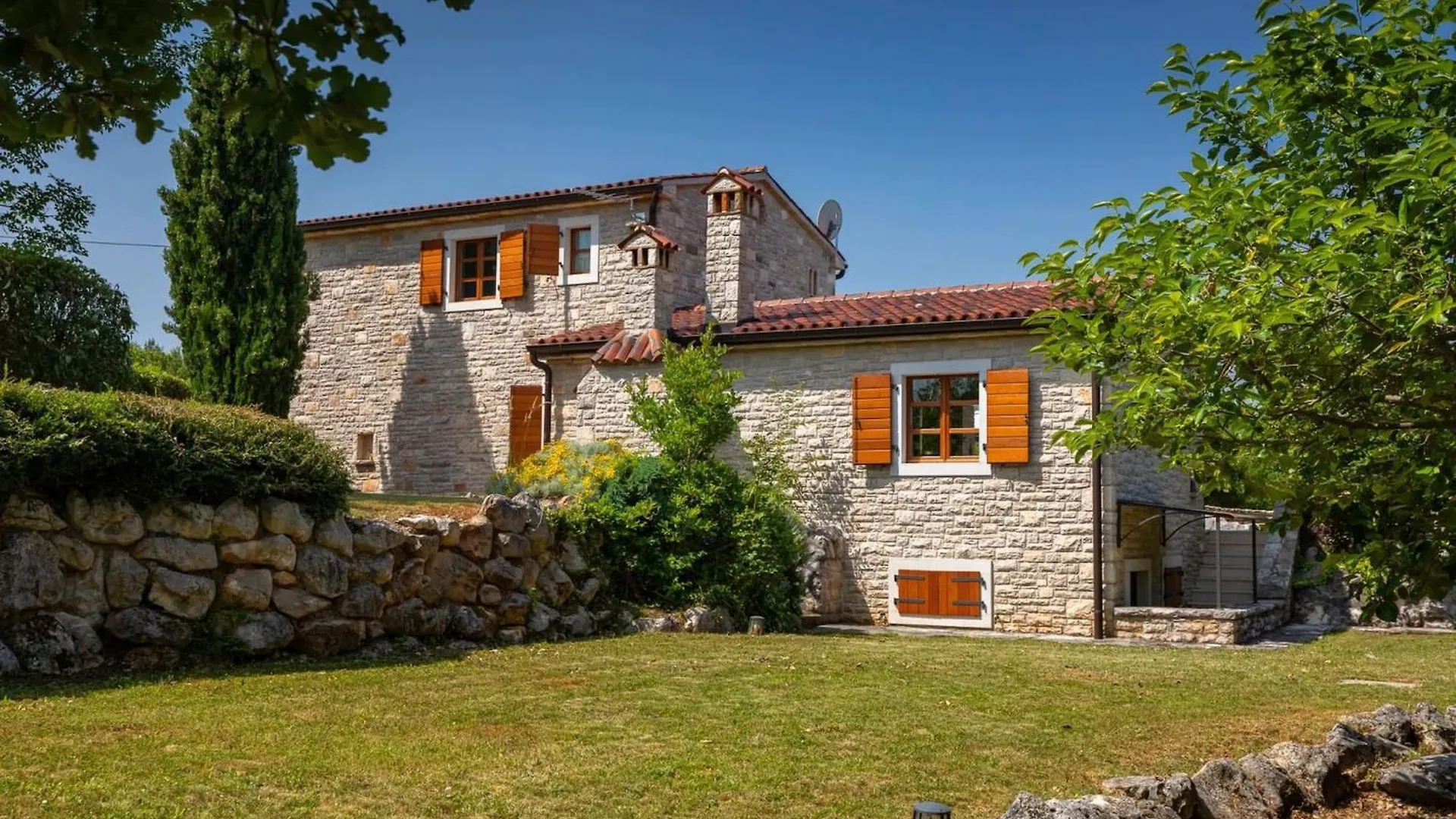 Rustic Villa Nonna Lucia With Pool In Groznjan Boskari 0*,